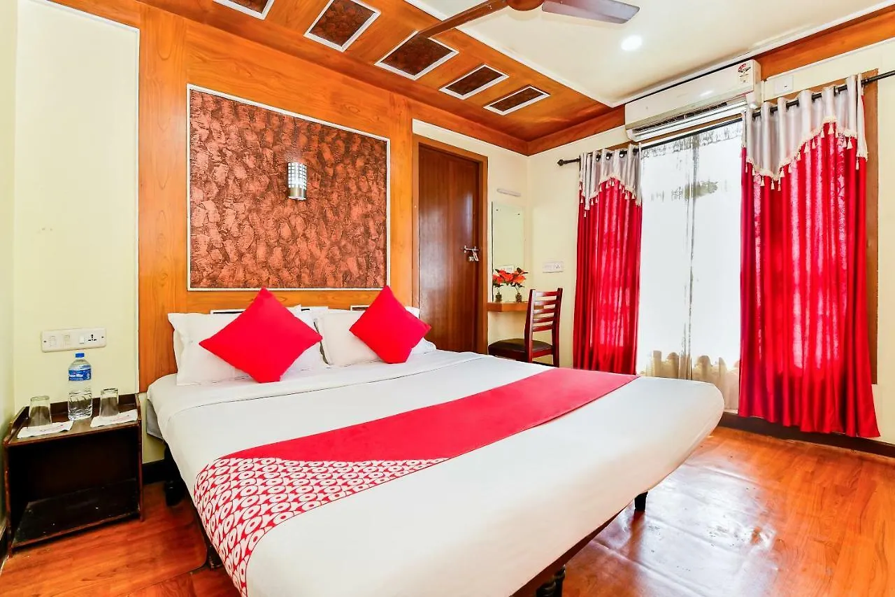 Oyo 28400 Relax In Kerala Pamba 3Bhk Sharing Houseboat Hotel Alappuzha